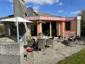 Ferienhaus Zeestern 63 im Ferienpark Strandslag