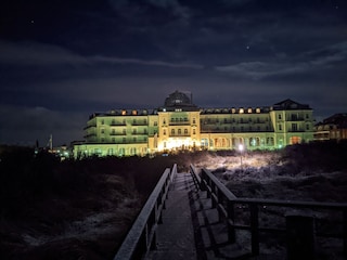 Strandhotel/Kurhaus im Winternacht