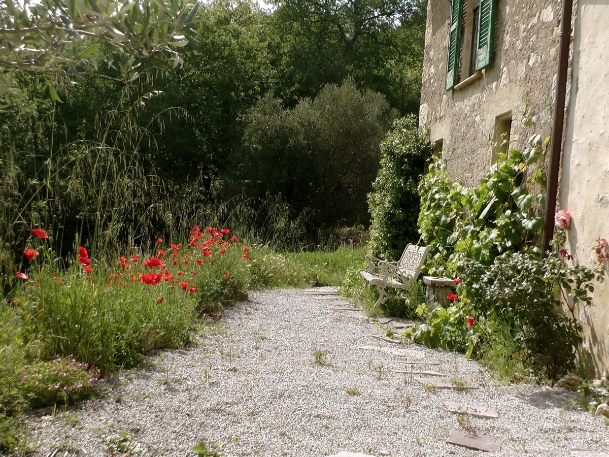 Ruheplätze am Haus mit Blick in die Maremma