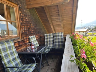 Südbalkon mit herrlichem Bergblick