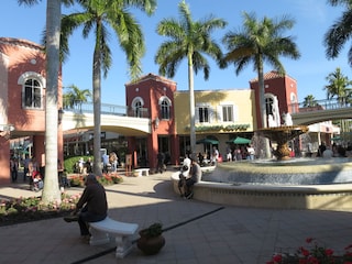 Miromar Outlet Mall