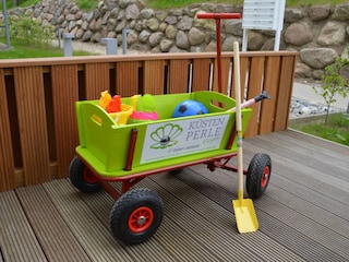 Bollerwagen und Strandutensilien