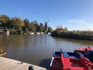 Tretbootfahren in Greetsiel