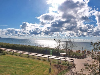 Freier Blick auf Ostsee und Dünen