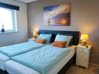 Schlafzimmer mit Doppelbett