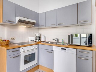 voll ausgestattete Küchenzeile