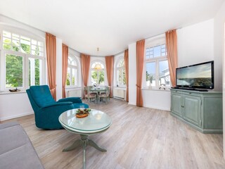 Erker im Wohnzimmer mit Essplatz