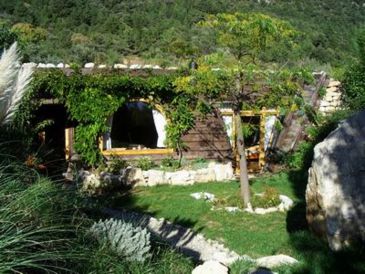 Holiday house Bergerie la Falaise - Pondhouse