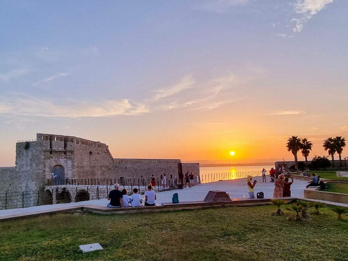 Sonnenuntergang am Castello Maniace in Ortygia