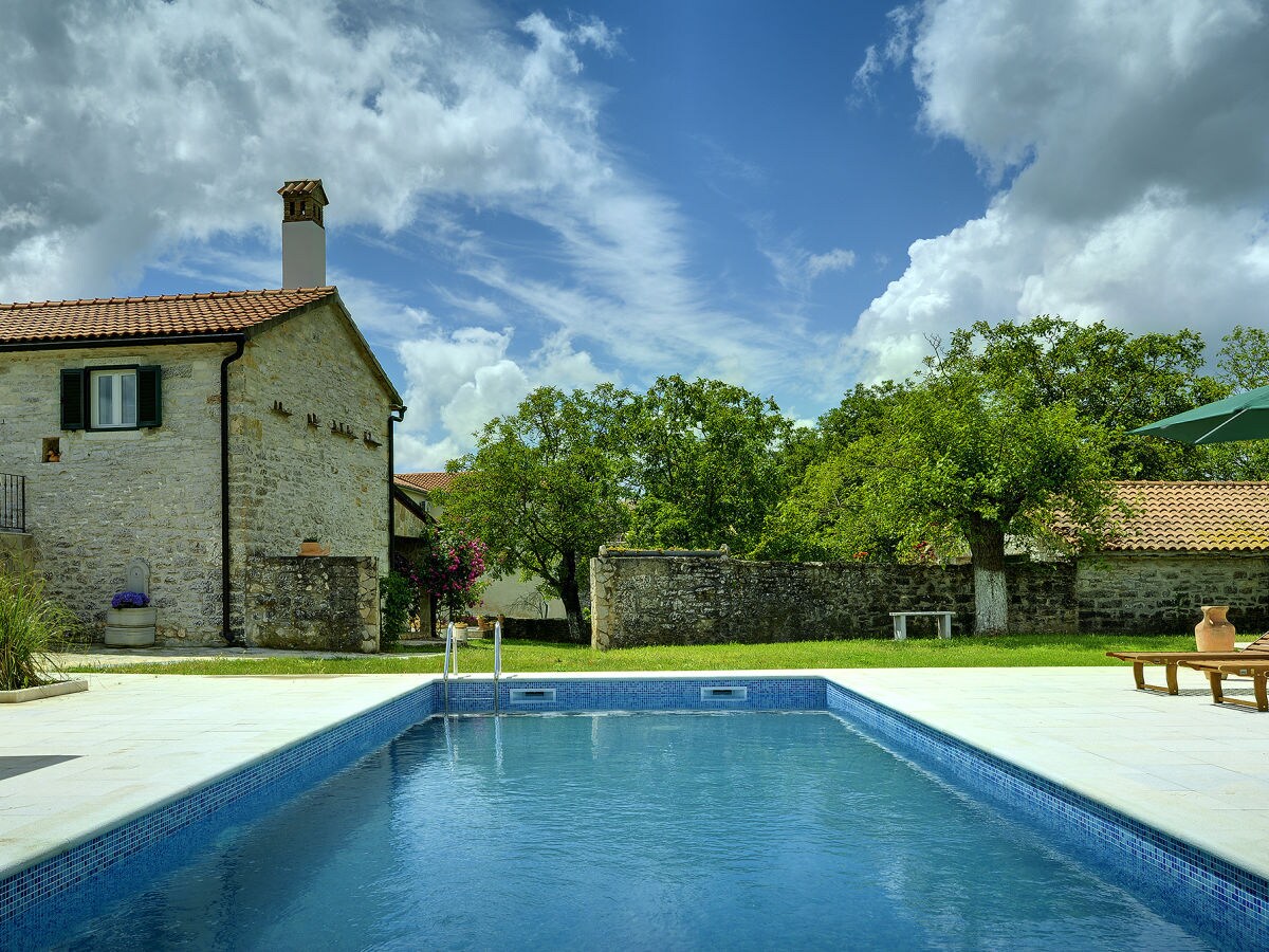 Heller Pool 45 m²