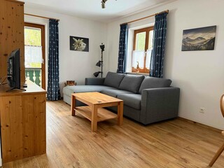 Gemütliches Ecksofa im Wohnzimmer