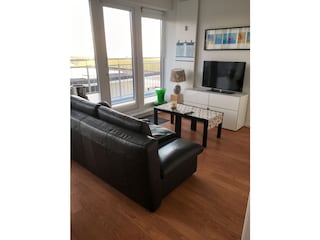 TV mit Blick auf die Nordsee