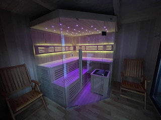 Sauna mit LED Beleuchtung