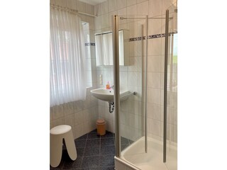 Großes Badezimmer