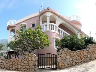 Anderer Eingang auf dem Grundstück