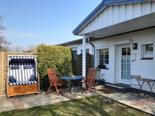 Garten mit Strandkorb