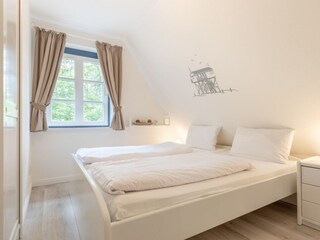 2. Schlafzimmer