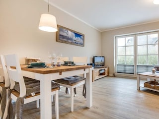 Wohnzimmer mit Essbereich