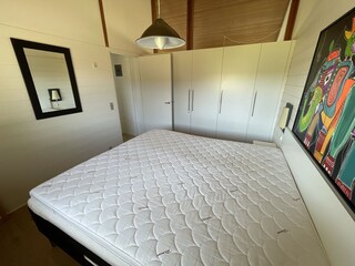 Room 01 in top quality. Plenty of closet space