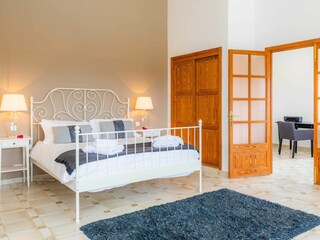 Masterbedroom mit Kingsizebett