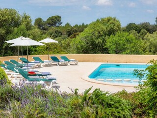 grosser Pool mit Babybecken