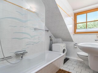 Badezimmer mit Badewanne