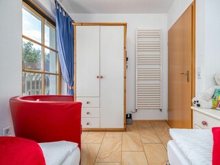 Schlafzimmer mit zwei Einzelbetten