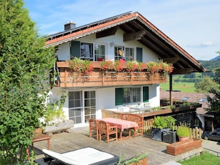 Blick auf den Südwest Balkon der Ferienwohnung