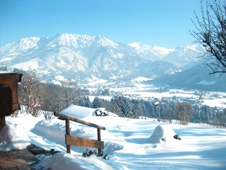 Blick vom Haus: frisch verschneit und eiskalt