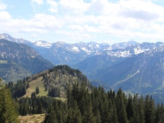 Blick vom Tiefenbacher Eck auf Hirschberg und Hochvogel