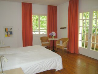 Schlafzimmer "Feige" (mit Kommode außerhalb des Bildes)