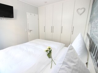 komplett abdunkelbares Schlafzimmer mit Insektenschutz