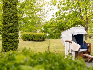 Terrasse und Gartenblick