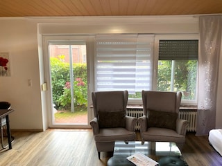 EG-Ap.: GROTE KAMER – mit Blick auf die Terrasse