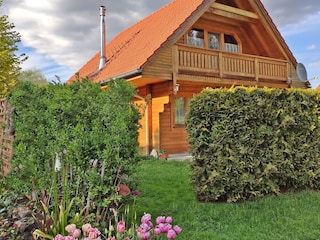 Schlafzimmer mit Balkon im OG