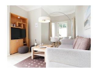 Deutsches Haus Whg. DH3 - Blick auf den Wohn-/ Essbereich mit TV