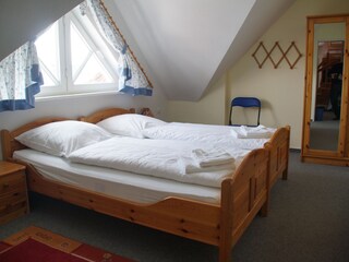 2. Schlafzimmer