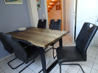 Essbereich, 5 Stühle