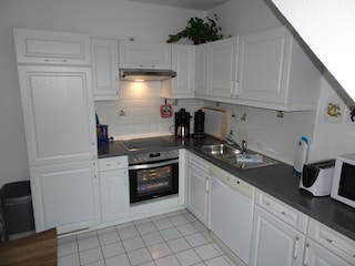 Küchenzeile, Ceranfeld, Tassimo Maschine