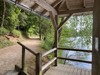 Wanderweg rund um den See