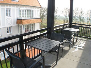 Balkon mit Sicht auf den Golfplatz