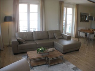 2 Flügeltüren zum Balkon
