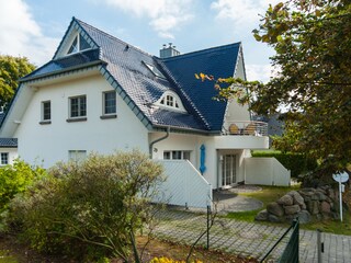 Strandrose (oben mit Balkon)