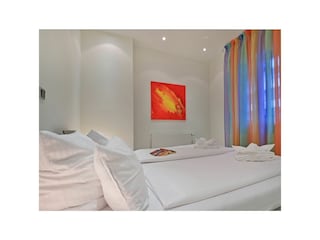 Villa Wagenknecht Whg. 3 - Blick in das Schlafzimmer mit einem Doppelbett