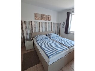 Schlafzimmer Bett 180x200 cm