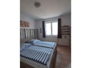Schlafzimmer Bett 180x200 cm