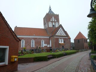 Kreuzkirche in Pilsum
