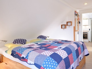Schlafzimmer mit eigenem Fernseher