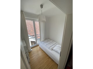 Zimmer 4, Einzelbett