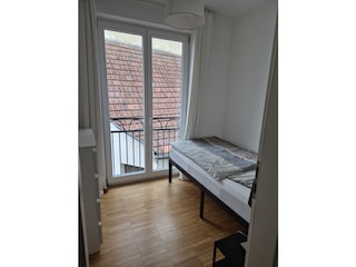 Zimmer 4, Einzelbett